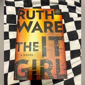 The It girl by Ruth ware